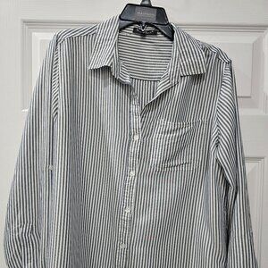 Women’s Button Down, Striped Long Sleeve Shirt Size L